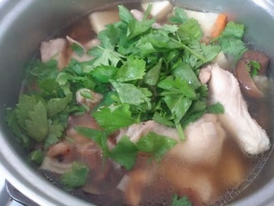 วิธีทำ ต้มจืดปีกบนไก่เห็ดหอมหน่อไม้สด วิธีทำ ต้มจืดปีกบนไก่เห็ดหอมหน่อไม้สด