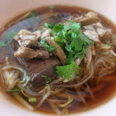 ก๋วยเตี๋ยวเป็ดเฮียเปิ้ล (เจ้าเก่าท่าดินแดง) ก๋วยเตี๋ยวเป็ดเฮียเปิ้ล (เจ้าเก่าท่าดินแดง)