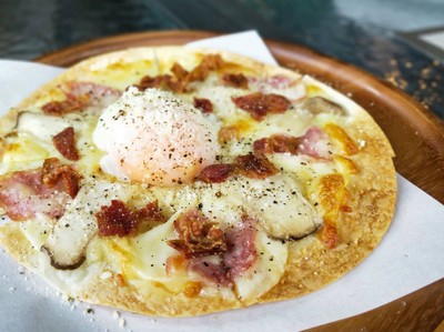 พิซซ่าคาโบนาร่าไข่ออนเซ็น