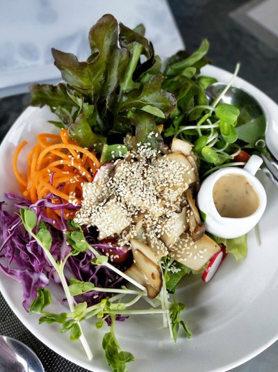 สลัดเห็ดย่าง