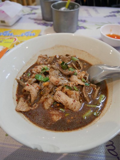 ก๋วยเตี๋ยวน้ำตกหมู