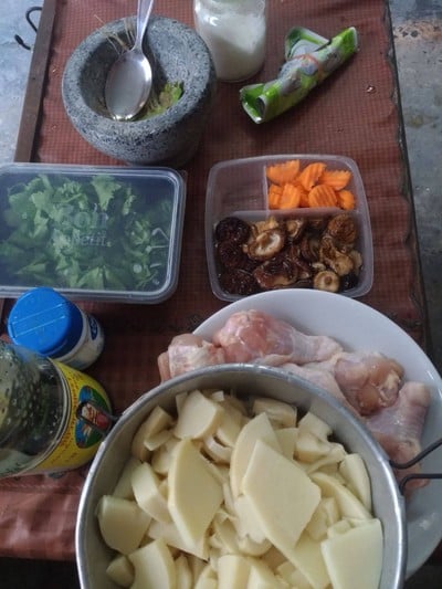 วิธีทำ ต้มจืดปีกบนไก่เห็ดหอมหน่อไม้สด วิธีทำ ต้มจืดปีกบนไก่เห็ดหอมหน่อไม้สด