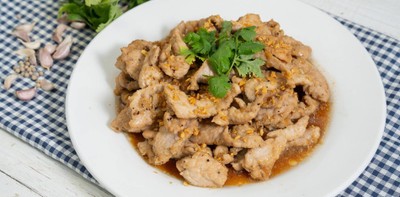 ผัดกระเทียมพริกไท