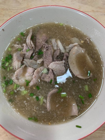 เกาเหลาเลือดหมู นายฮี้ ซอยประชาอุทิศ 79 หมู่บ้านวิเศษสุข