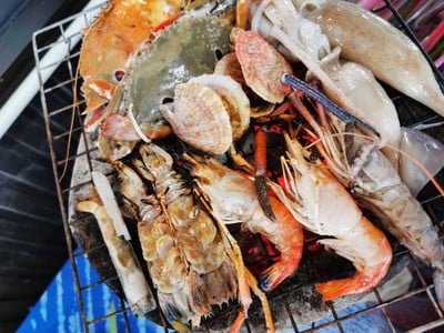 ริมเลหมูกระทะ แหลมท้าวเทวา ศรีราชา