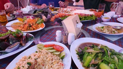 อาหาร หรือ เครื่องดื่ม