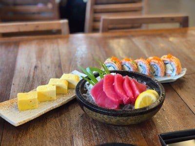 Salmon King (แซลมอนคิง) ธรรมศาสตร์ รังสิต Salmon King (แซลมอนคิง) ธรรมศาสตร์ รังสิต