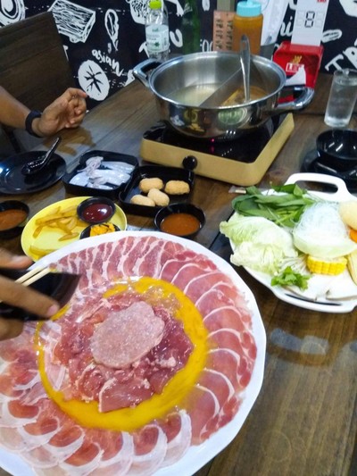 ชุดหมูใหญา