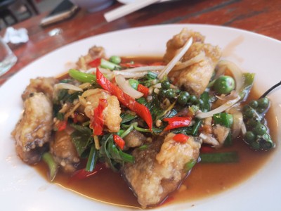 ผัดฉ่าปลาช่อนทอด