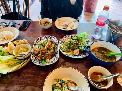 อาหาร หรือ เครื่องดื่ม