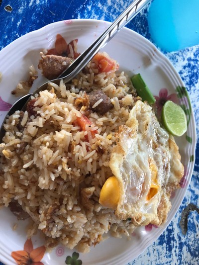 ข้าวผัดหมูไข่ดาว