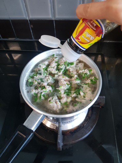 วิธีทำ ต้มหมูสับผักชี