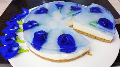 ชีสเค้กอัญชันลูกตาล เค้กไม่ใช้เตาอบ ปรุงเองเมนูจากสวนมาทำเค้กลูกครึ่ง ชีสเค้กอัญชันลูกตาล เค้กไม่ใช้เตาอบ ปรุงเองเมนูจากสวนมาทำเค้กลูกครึ่ง