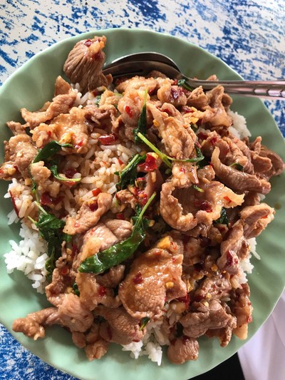 กะเพราหมูชิ้น