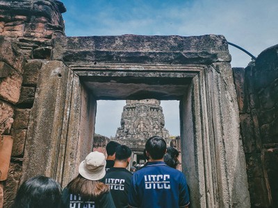  
เที่ยวปราสาทแห่งอีสาน ตามรอยอารยธรรมโบราณ 