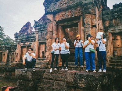  
เที่ยวปราสาทแห่งอีสาน ตามรอยอารยธรรมโบราณ 