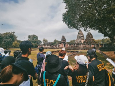  
เที่ยวปราสาทแห่งอีสาน ตามรอยอารยธรรมโบราณ 