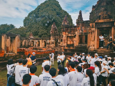  
เที่ยวปราสาทแห่งอีสาน ตามรอยอารยธรรมโบราณ 