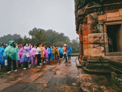  
เที่ยวปราสาทแห่งอีสาน ตามรอยอารยธรรมโบราณ 