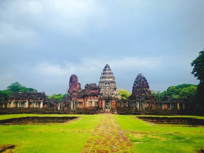  
เที่ยวปราสาทแห่งอีสาน ตามรอยอารยธรรมโบราณ 