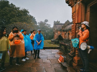  
เที่ยวปราสาทแห่งอีสาน ตามรอยอารยธรรมโบราณ 