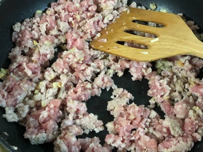 วิธีทำ ดอกหอมผัดหมูสับ