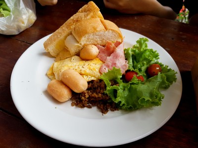อาหาร หรือ เครื่องดื่ม