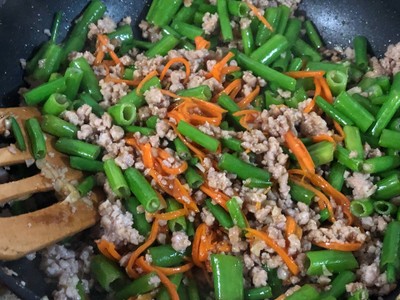 วิธีทำ ดอกหอมผัดหมูสับ