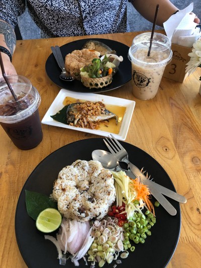 อาหาร หรือ เครื่องดื่ม