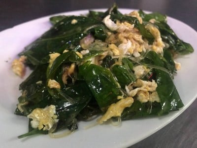 ใบเหลียงผัดไข่