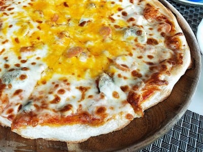 พิซซ่าเจ้าฮูก