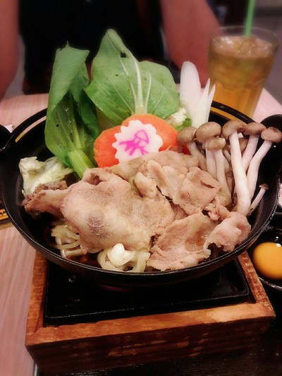 บูตะสุกี้นาเบะ