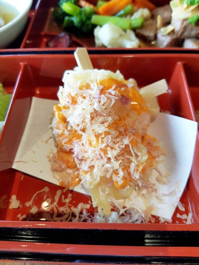 Snow Shrimp Tempura Skewer With Spicy Mayo