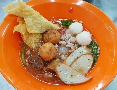 เส้นใหญ่เย็นตาโฟ