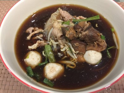 ก๋วยเตี๋ยวหมูน้ำข้น