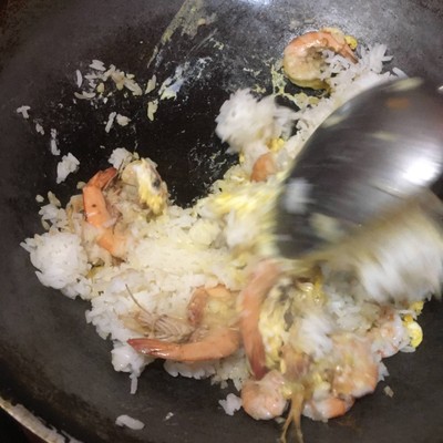 วิธีทำ ข้าวผัดกุ้งใส่ไข่