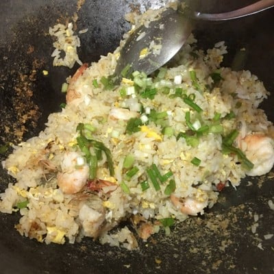 วิธีทำ ข้าวผัดกุ้งใส่ไข่