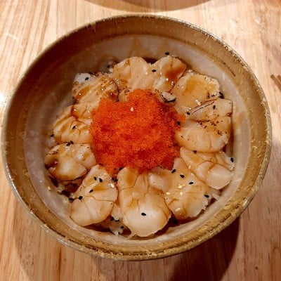 ข้าวหน้าหอยเชลล์