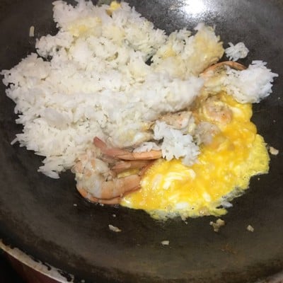 วิธีทำ ข้าวผัดกุ้งใส่ไข่