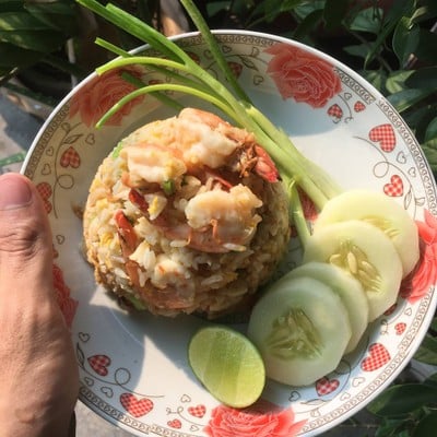 ข้าวผัดกุ้งใส่ไข่