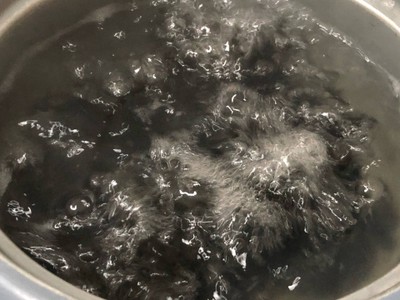 วิธีทำ สปาเกตตี้เส้นดำคาโบนารา