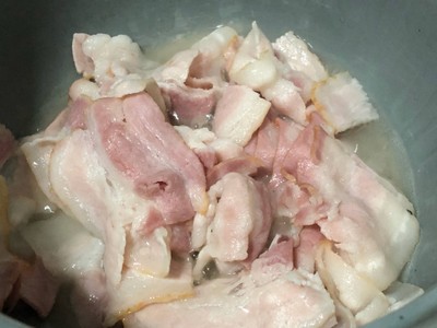 วิธีทำ สปาเกตตี้เส้นดำคาโบนารา