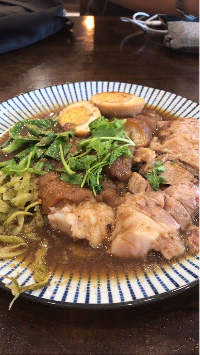 ขาหมูเปล่า.