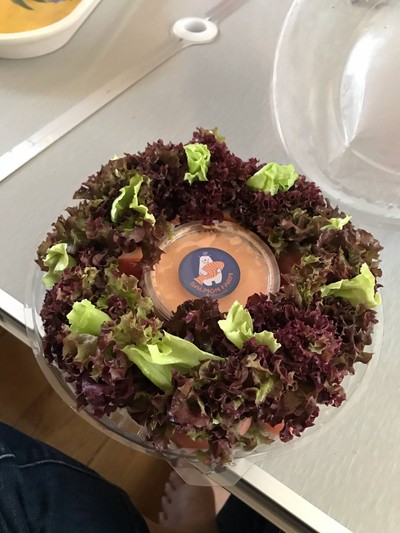 สลัดโรลล์แซลมอนปูอัด