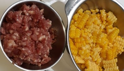 วิธีทำ หมูสับทอดข้าวโพด วิธีทำ หมูสับทอดข้าวโพด