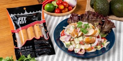 ยำสลัดอะโวคาโดไส้กรอกอกไก่พริก