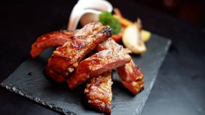 ซี่โครงหมูอบซอสบาร์บีคิว