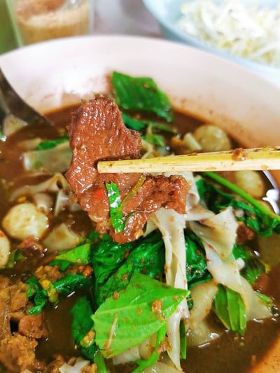 ก๋วยเตี๋ยวเฉินหลงละม้ายสงเคราะห์