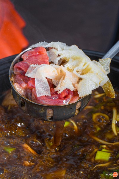 เมนูของร้าน ก๋วยเตี๋ยวเรือฮาร์เล่ย์