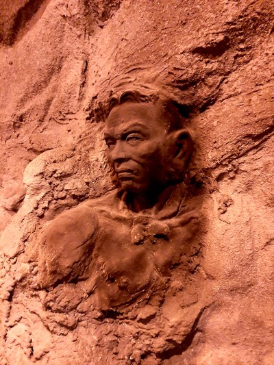 รูปปั้นดูหลอนๆ